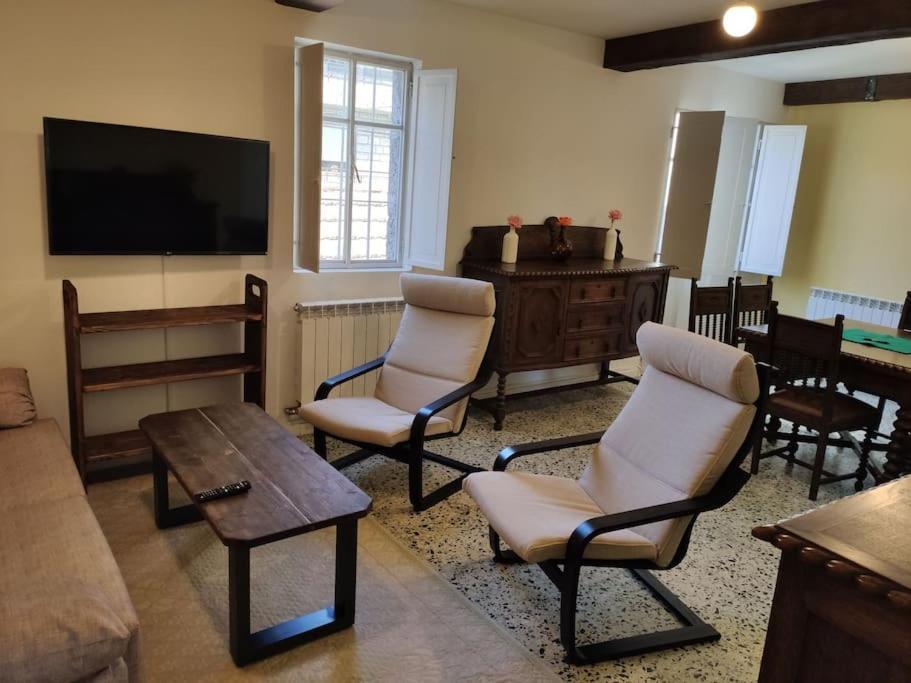 Casa Carmina: Casa Para Pequenos Grupos En El Corazon De Galicia O Irixo Bagian luar foto